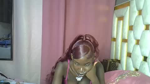 Snapshot of petite_lunar chatting on November 2025 08:47:01 PM Lunar online show from November 2025 08:47:01 PM