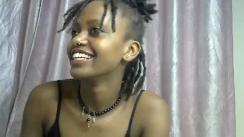 petite_star2 online show from December 2025 05:08:02 PM