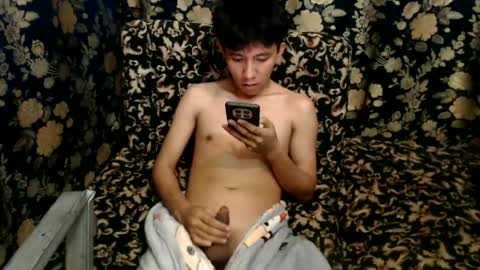 Snapshot of petiteasian_boy chatting on June 2026 02:24:02 AM cute vir online show from June 2026 02:24:02 AM