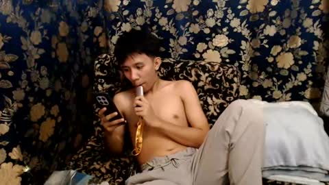 Snapshot of petiteasian_boy chatting on July 2026 06:53:02 AM cute vir online show from July 2026 06:53:02 AM