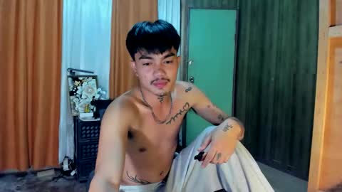 Snapshot of petiteasianx chatting on November 2025 09:48:02 PM Vrin online show from November 2025 09:48:02 PM