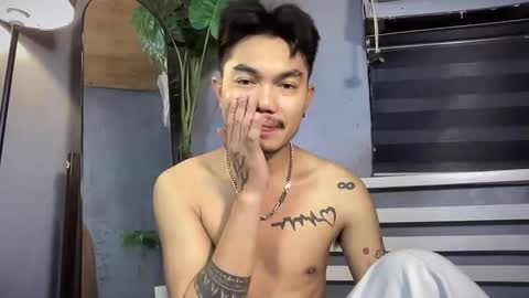 Snapshot of petiteasianx chatting on December 2025 10:11:02 AM Vrin online show from December 2025 10:11:02 AM