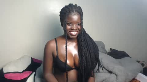 petitebeautyy online show from May 2026 10:27:01 PM