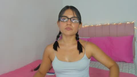 Snapshot of petitedanna chatting on December 2024 11:52:02 PM Danna online show from December 2024 11:52:02 PM