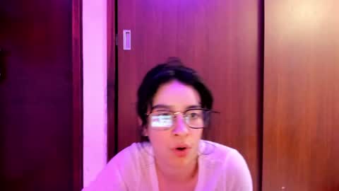 Snapshot of petitee_lunna chatting on February 2025 04:14:02 AM Lunna online show from February 2025 04:14:02 AM