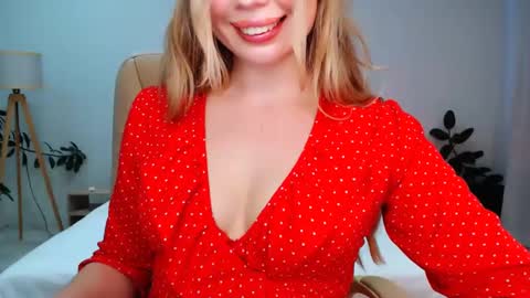 Snapshot of petitefleurx chatting on January 2025 04:18:02 AM petitefleurx online show from January 2025 04:18:02 AM