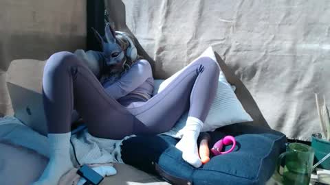 Snapshot of petitegirlypop chatting on October 2025 11:57:01 PM petitegirlypop online show from October 2025 11:57:01 PM