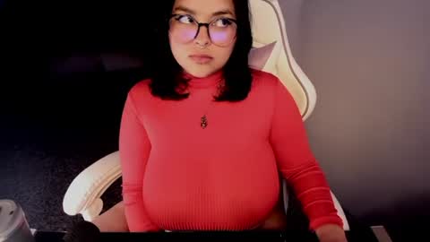 Snapshot of petitelilo1 chatting on January 2025 02:22:02 AM Lilo online show from January 2025 02:22:02 AM