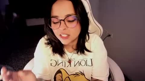Snapshot of petitelilo1 chatting on February 2025 01:41:02 AM Lilo online show from February 2025 01:41:02 AM