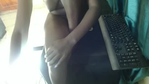 Snapshot of petiteme1 chatting on January 2025 03:48:01 AM petiteme1 online show from January 2025 03:48:01 AM