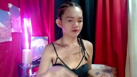 Snapshot of petitepinaycyrenets chatting on June 2026 01:54:01 AM TsDELICIOUSCum69 online show from June 2026 01:54:01 AM