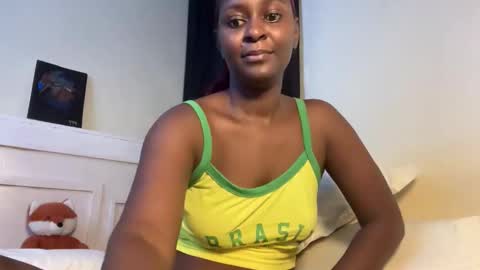 Snapshot of petiterissa chatting on June 2026 07:18:01 AM RISSA online show from June 2026 07:18:01 AM