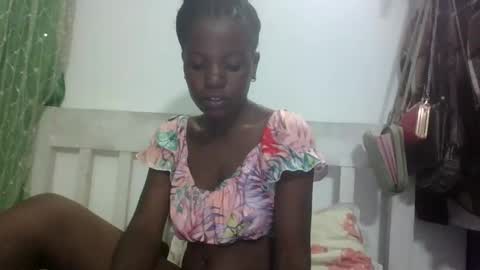 Snapshot of petitesweetchiq chatting on September 2025 06:42:01 PM petitesweetchiq online show from September 2025 06:42:01 PM