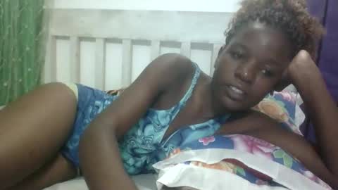 Snapshot of petitesweetchiq chatting on October 2025 08:36:02 PM petitesweetchiq online show from October 2025 08:36:02 PM