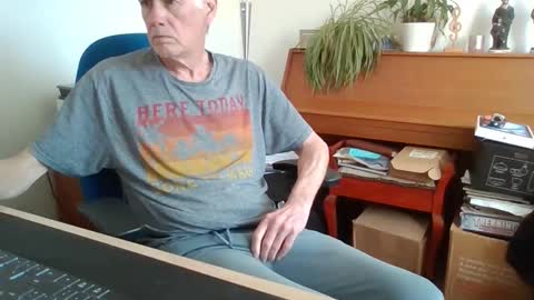petitwilly online show from April 2026 09:04:01 AM
