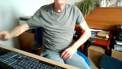 petitwilly online show from June 2026 09:31:02 AM