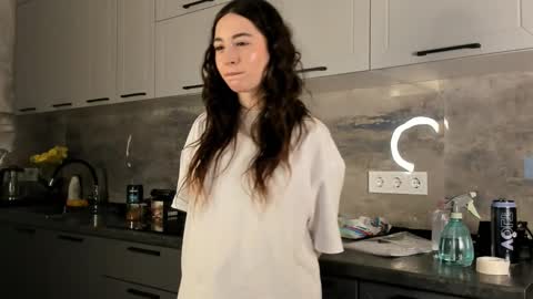 Emma online show from December 2024 04:32:02 PM