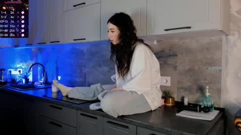 Emma online show from December 2024 08:15:01 PM