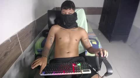 Snapshot of petty_boy777 chatting on May 2026 01:27:01 PM petty_boy777 online show from May 2026 01:27:01 PM