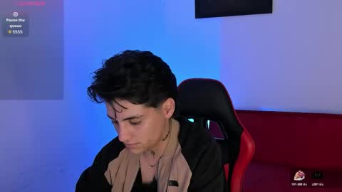 Snapshot of peytonbox chatting on November 2025 11:21:02 AM peytonbox online show from November 2025 11:21:02 AM