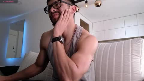 phantom_bigger1 online show from November 2025 02:20:02 PM