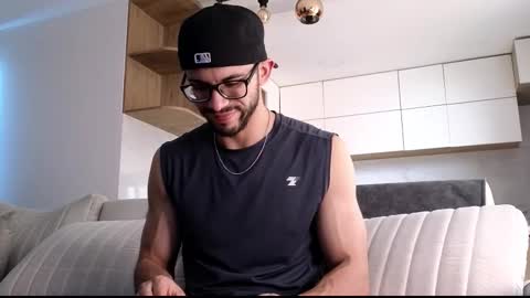 phantom_bigger1 online show from December 2025 06:48:01 PM