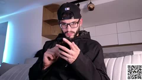 phantom_bigger1 online show from February 2026 10:52:02 PM