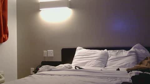 Snapshot of phantompig chatting on December 2025 09:37:02 AM phantompig online show from December 2025 09:37:02 AM