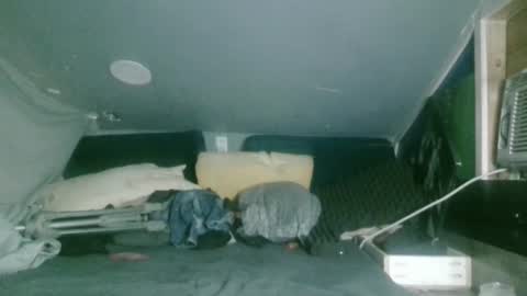 yelloboner online show from February 2025 05:08:01 AM