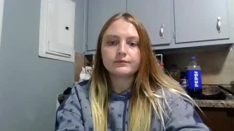 Snapshot of phatassblond chatting on December 2024 02:20:01 AM PhatAssBlond online show from December 2024 02:20:01 AM