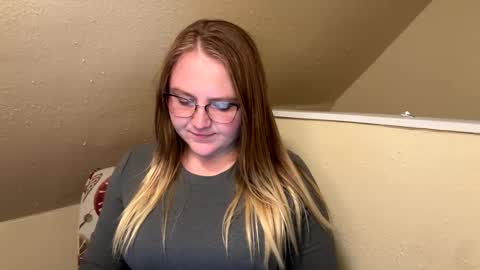 Snapshot of phatassblond chatting on February 2025 12:51:01 AM PhatAssBlond online show from February 2025 12:51:01 AM