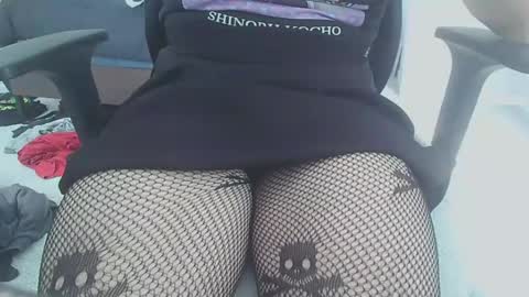 Mia online show from November 2025 06:21:01 PM