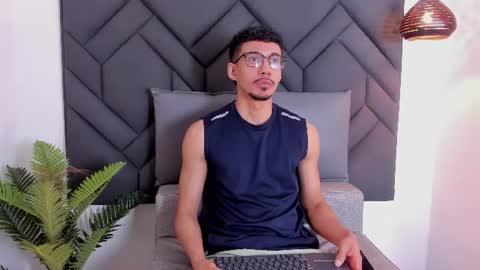 Snapshot of philip_collins chatting on June 2026 03:07:02 AM Milo online show from June 2026 03:07:02 AM