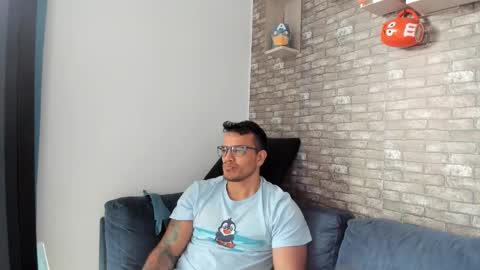 Philipe online show from October 2025 09:27:02 PM