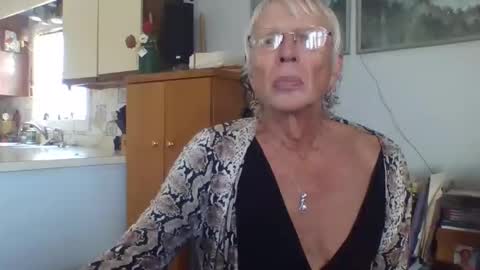 Snapshot of phillipa1023 chatting on November 2025 05:45:03 PM phillipa online show from November 2025 05:45:03 PM