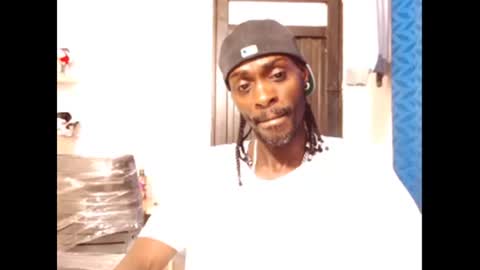 Snapshot of phillipp_hott chatting on January 2025 08:28:02 PM 2 pac shakur online show from January 2025 08:28:02 PM