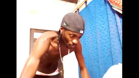Snapshot of phillipp_hott chatting on February 2025 01:22:01 AM 2 pac shakur online show from February 2025 01:22:01 AM