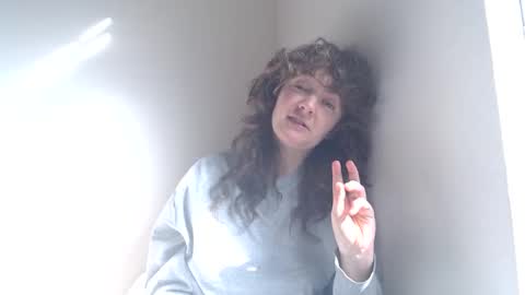 sophie online show from February 2025 04:00:02 PM