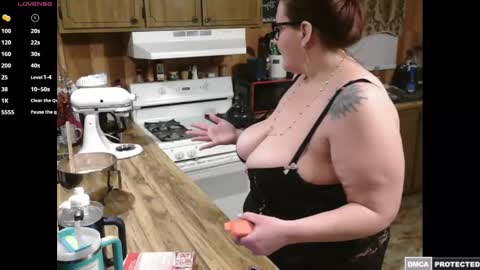 Snapshot of philthyrose469 chatting on February 2025 11:44:02 AM Rose online show from February 2025 11:44:02 AM