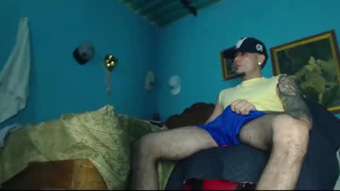 Snapshot of phlilloyhighclouds chatting on December 2024 02:08:02 AM phlilloyhighclouds online show from December 2024 02:08:02 AM