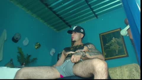 Snapshot of phlilloyhighclouds chatting on January 2025 11:43:02 AM phlilloyhighclouds online show from January 2025 11:43:02 AM