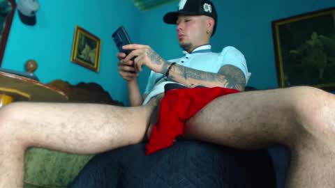 Snapshot of phlilloyhighclouds chatting on February 2025 11:48:02 PM phlilloyhighclouds online show from February 2025 11:48:02 PM