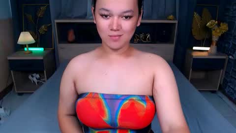 Phoebe online show from September 2025 06:37:01 AM