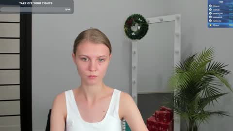 Snapshot of phoebepaw chatting on December 2024 12:27:02 PM Phoebe online show from December 2024 12:27:02 PM