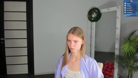 Snapshot of phoebepaw chatting on December 2024 05:37:01 PM Phoebe online show from December 2024 05:37:01 PM