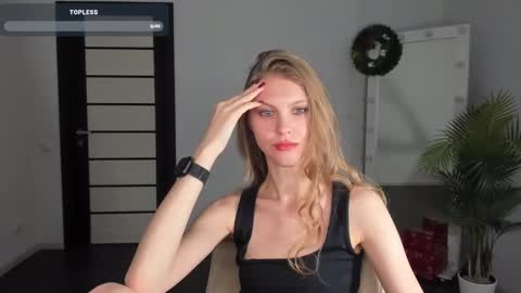 Snapshot of phoebepaw chatting on December 2024 01:19:02 PM Phoebe online show from December 2024 01:19:02 PM