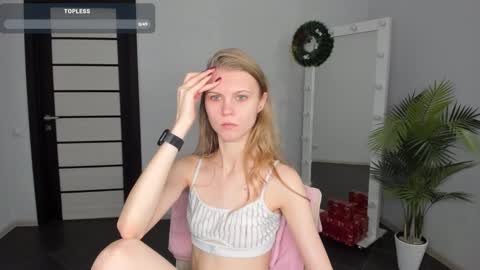 Snapshot of phoebepaw chatting on December 2024 09:22:02 AM Phoebe online show from December 2024 09:22:02 AM