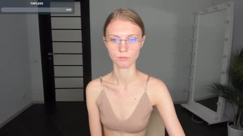 Snapshot of phoebepaw chatting on January 2025 12:43:01 PM Phoebe online show from January 2025 12:43:01 PM