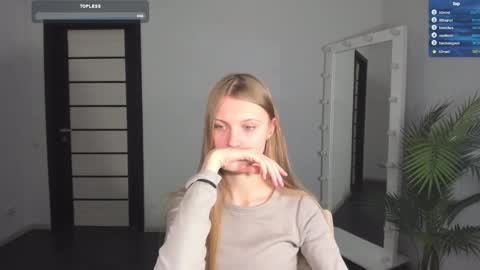 Snapshot of phoebepaw chatting on February 2025 12:12:01 PM Phoebe online show from February 2025 12:12:01 PM
