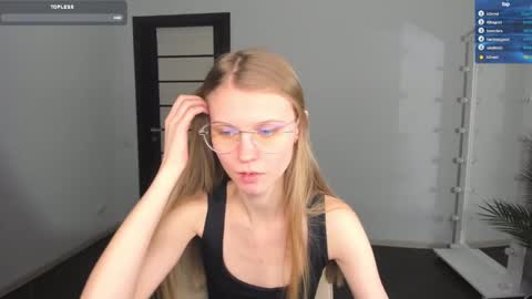 Snapshot of phoebepaw chatting on February 2025 09:13:02 AM Phoebe online show from February 2025 09:13:02 AM